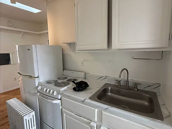 4th image of 213 N 5th St APT 3R
