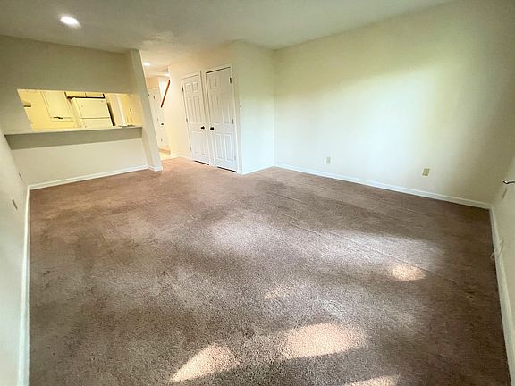 5th image of 704 Martin Luther King Jr Blvd APT D13