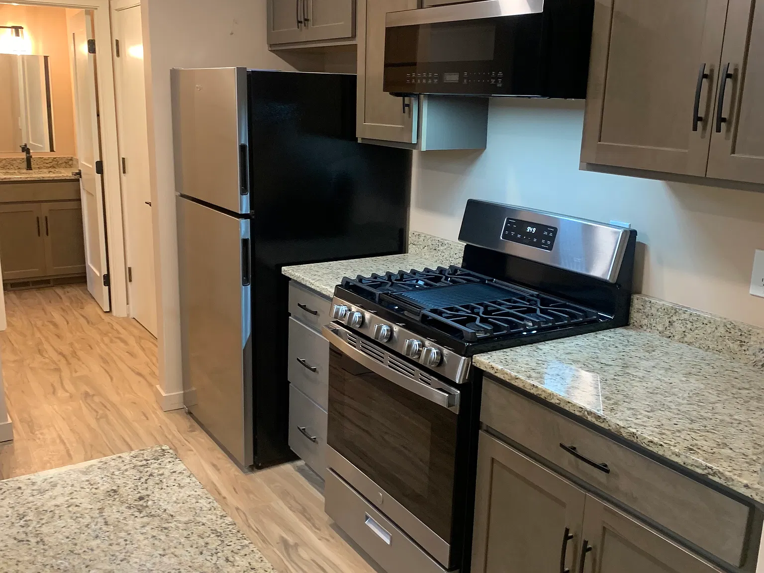 2 bed, 1.5 bath, 1200 sqft, $2,350 — Photo 3