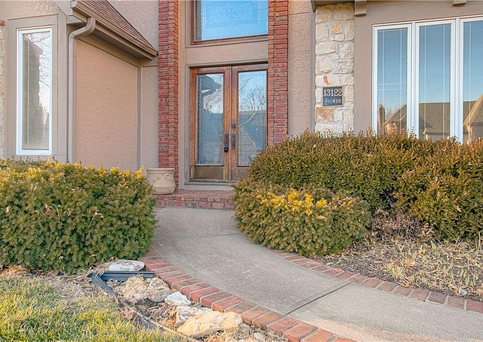 13122 Walmer St, Overland Park, KS 66209 Zillow
