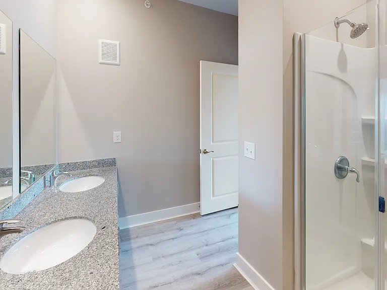 Alexander Pointe Apartments — Photo 29