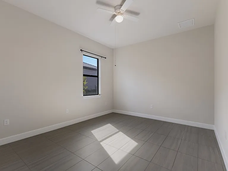 712 Sigsbee Loop — Photo 22
