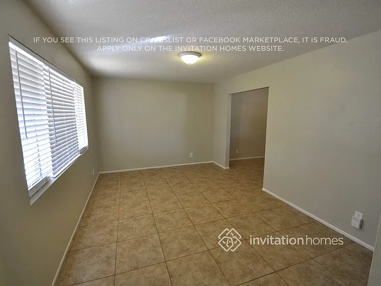 3316 W Orchid Ln — Photo 2