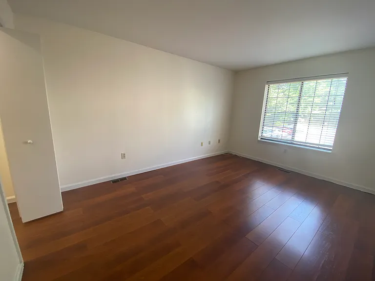 365 Mather St #200 — Photo 5