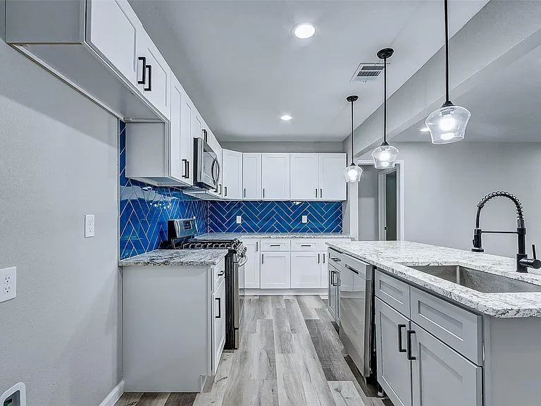 5914 Carew St — Photo 18