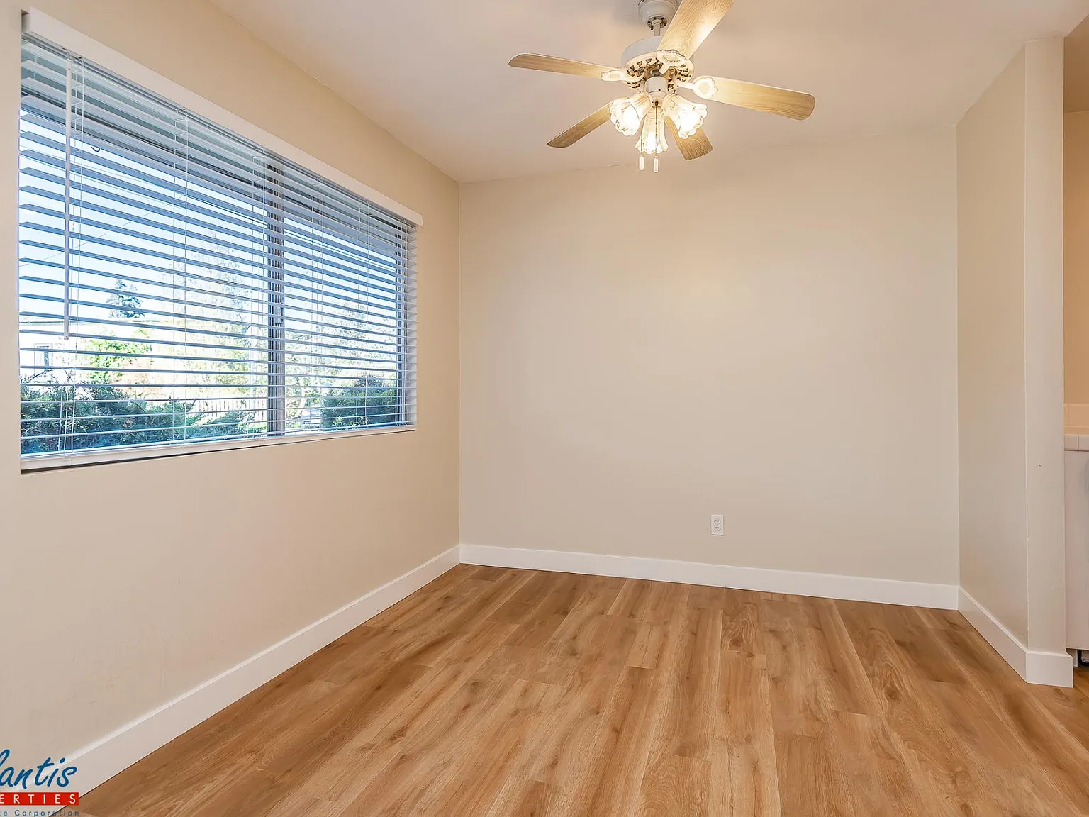 2 bed, 729 sqft, $3,295 — Photo 4