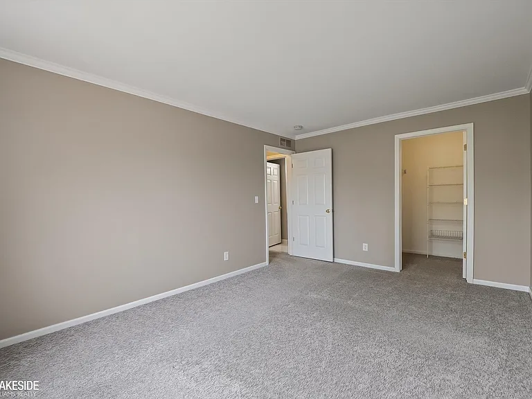 56429 SW Scotland Blvd — Photo 15