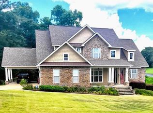 424 Pebble Beach Dr, Eufaula, AL 36027