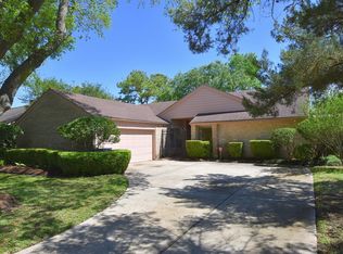 12330 Meadow Lake Dr, Houston, TX 77077