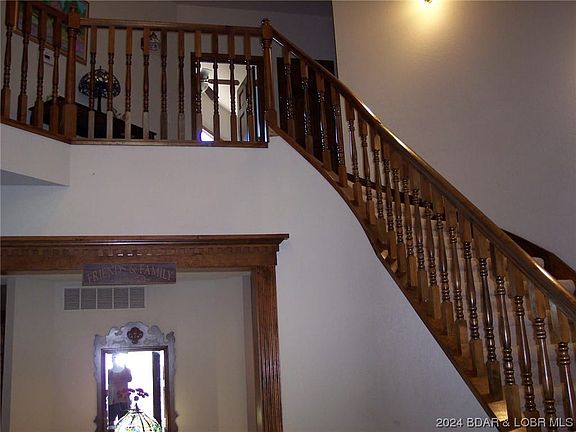 5th image of 1026 Grandview Ln