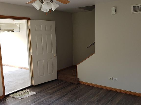 4th image of 2506 E Border St