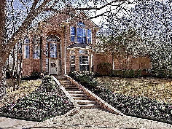 1st image of 450 Ashwood Ln
