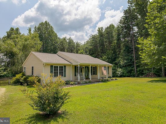 3rd image of 201 Bent Creek Ln