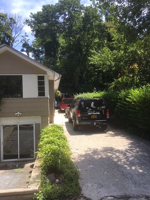 2nd image of 29 Woodhull Landing Rd
