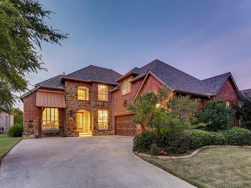 Stone/brick home on golf lot