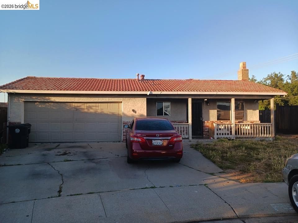 1st image of 733 La Mesa Ct