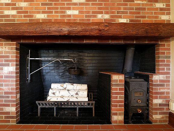 4th image of 2540 Meadow Rd