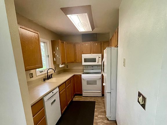 5th image of 7944 Parkway Dr