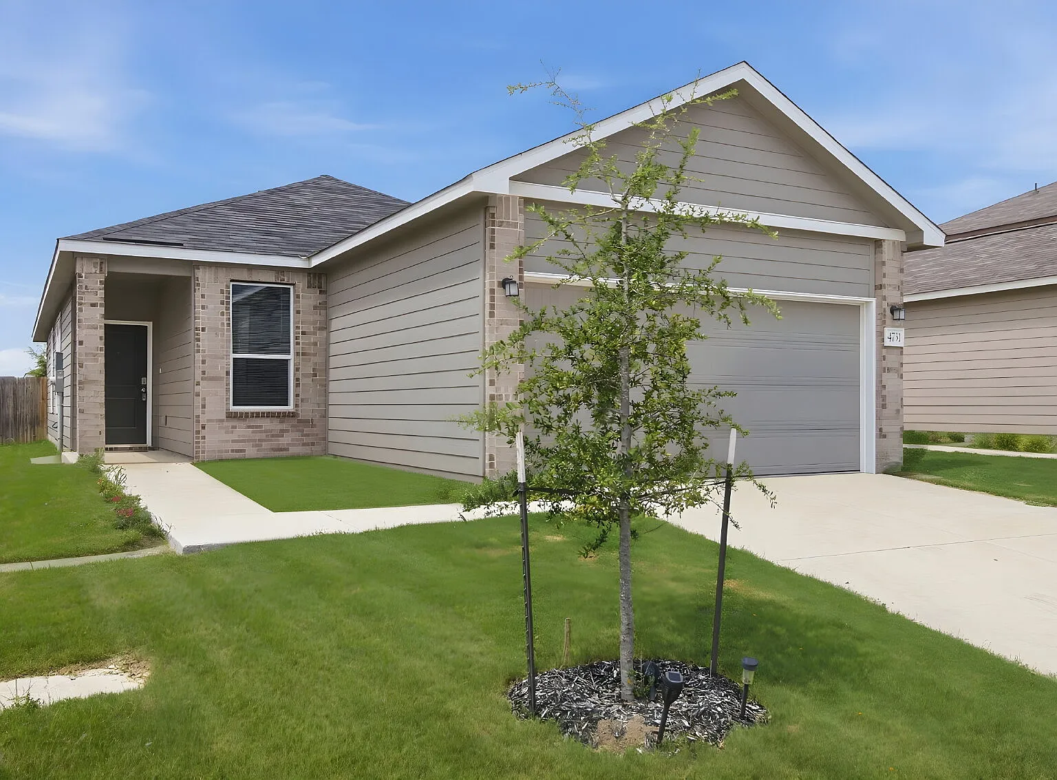 4 bed, 1414 sqft, $1,695 — Photo 1
