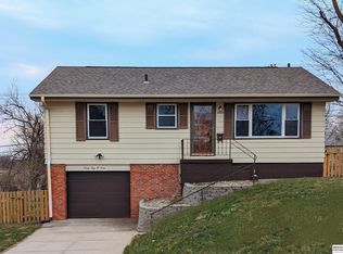 3409 Cornhusker Dr, Omaha, NE 68124