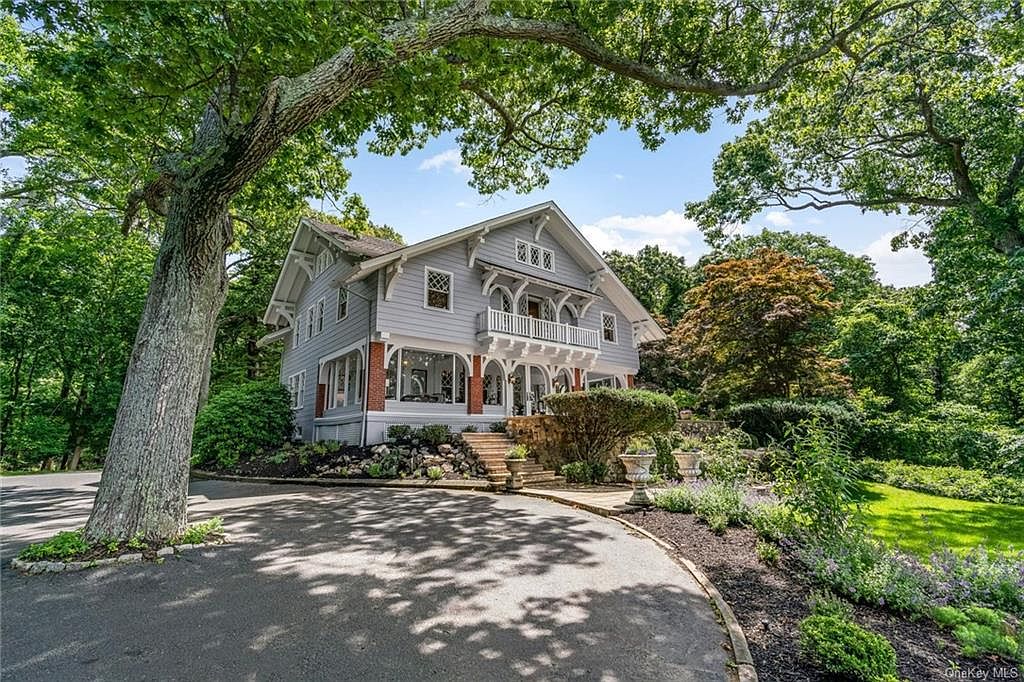 10 Pine Path, Port Jefferson, NY 11777 MLS H6256350 Zillow