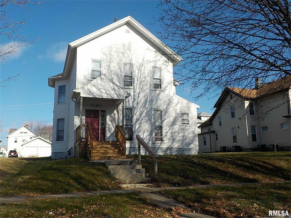 1st image of 320 E 14th St