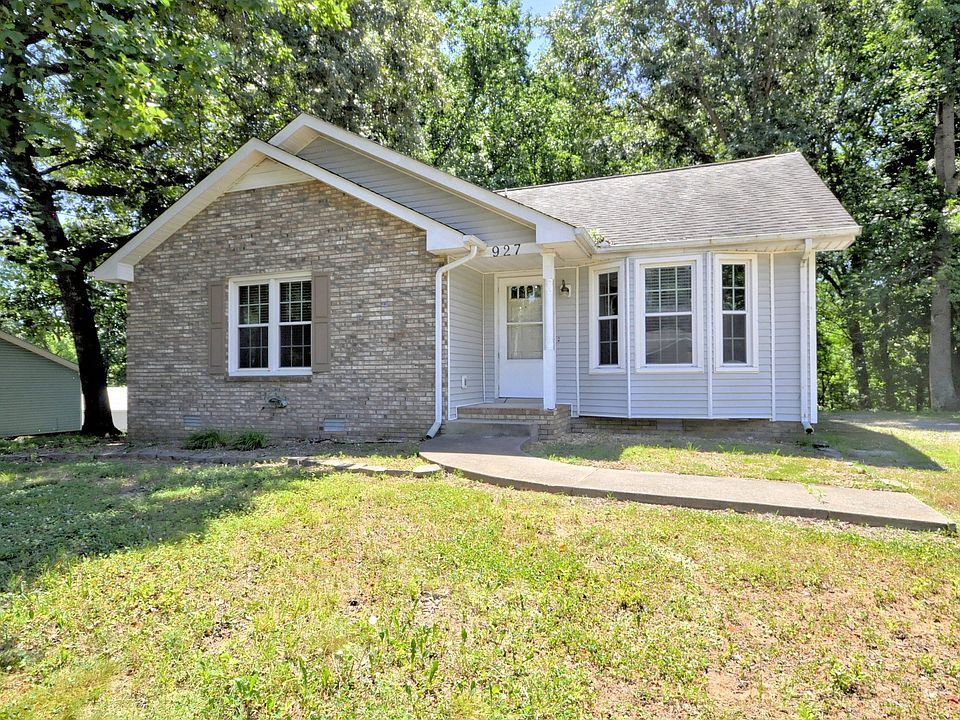 1st image of 927 Merritt Lewis Ln