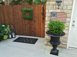 5030 Postlewaite Rd #R, Columbus, OH 43235