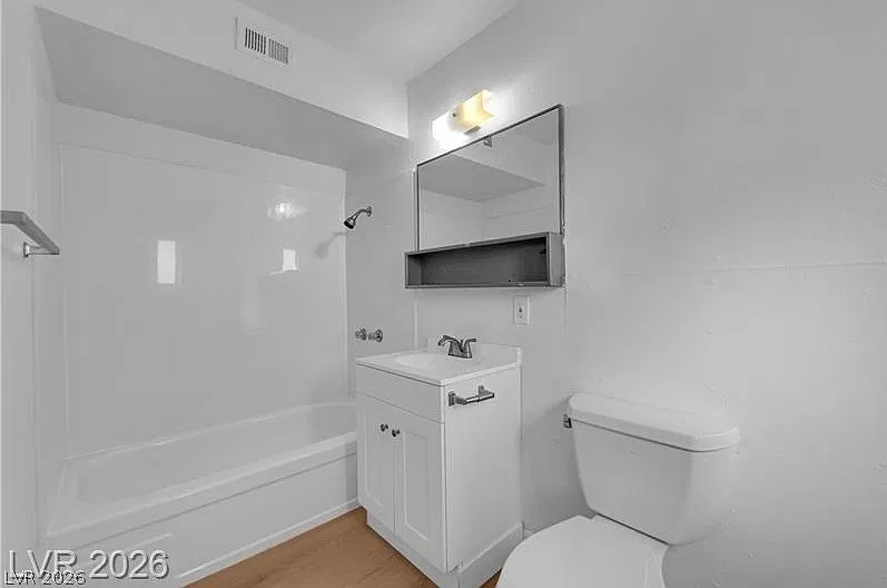 2 bed, 2.0 bath, 3880 sqft, $1,050 — Photo 3