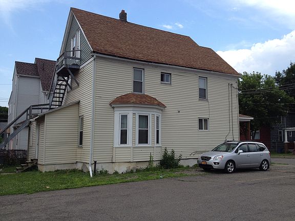 2nd image of 9 Martha St APT 1