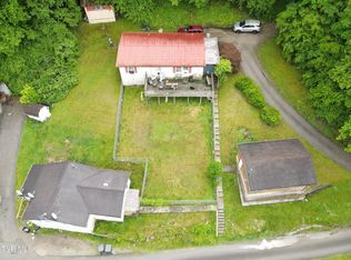 8126 S River Rd, Pound, VA 24279