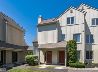 373 Woodlake Dr, Evesham, NJ 08053