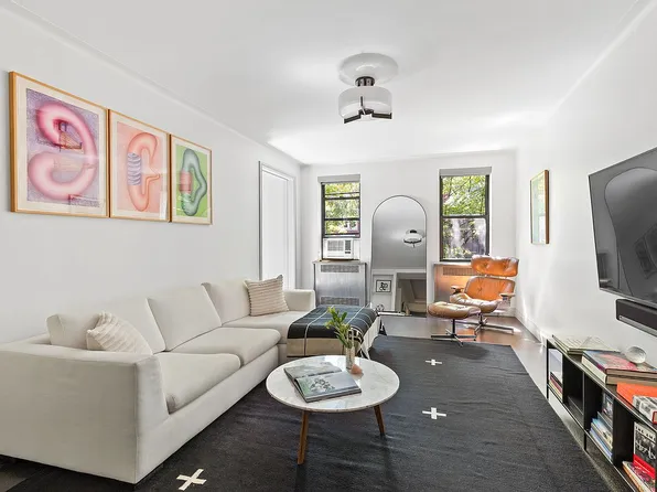 290 6th Ave #3CD, New York, NY 10014