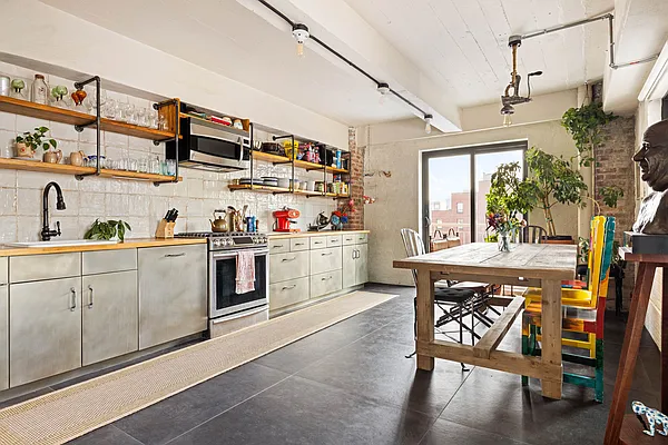 Kitchen, photo 2
