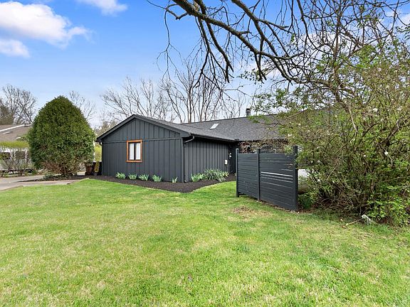 4th image of 10228 Hightower Ct