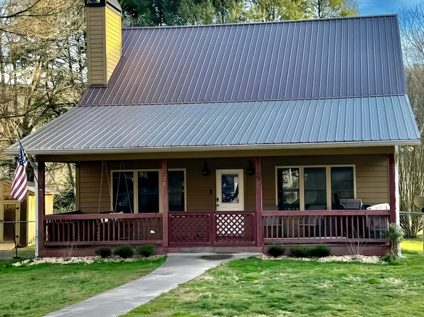 28 Woodward Ln, Clayton, GA 30525