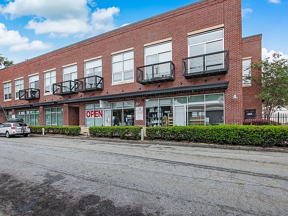 5th image of 2514 Abercorn St APT 207