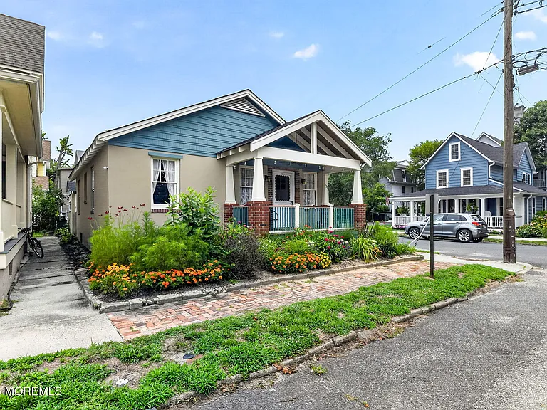139 Webb Ave — Photo 4