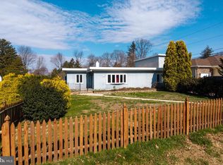 8101 Douglas Rd, Wyndmoor, PA 19038