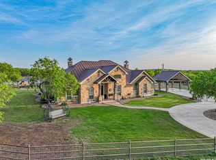 819 County Road 356, Vernia, TX 78121