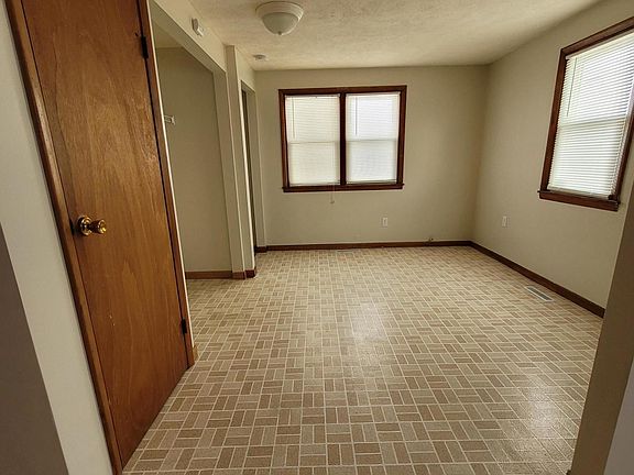 4th image of 1701 Ave B