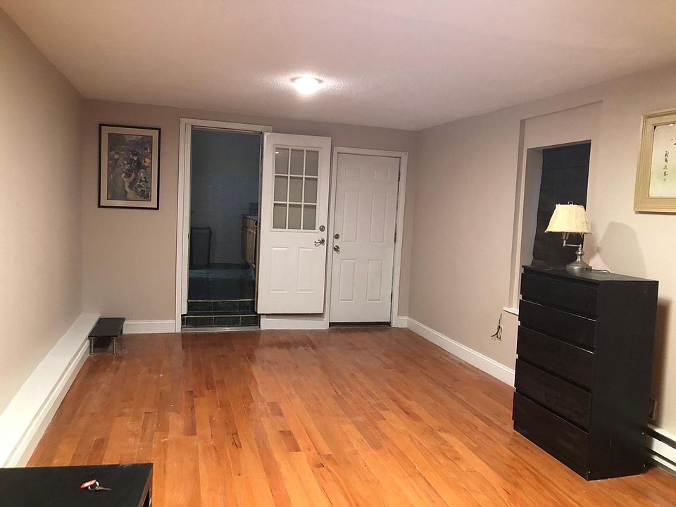 1st image of 216 N 12th St APT 1R