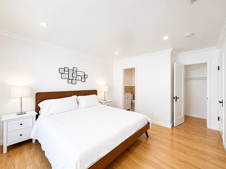 1028 12th St #205 — Photo 10