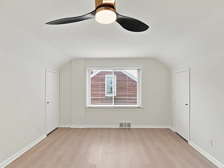 427 N Waverly St — Photo 14