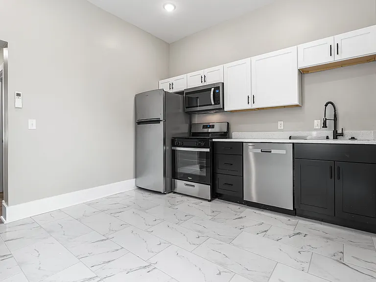 813 Washington Ave #1 — Photo 12