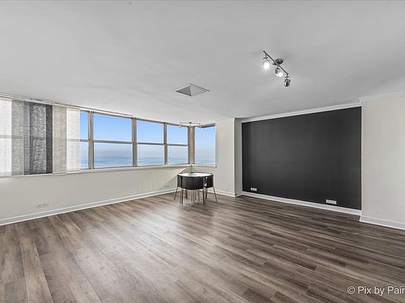 2nd image of 6301 N Sheridan Rd APT 2V