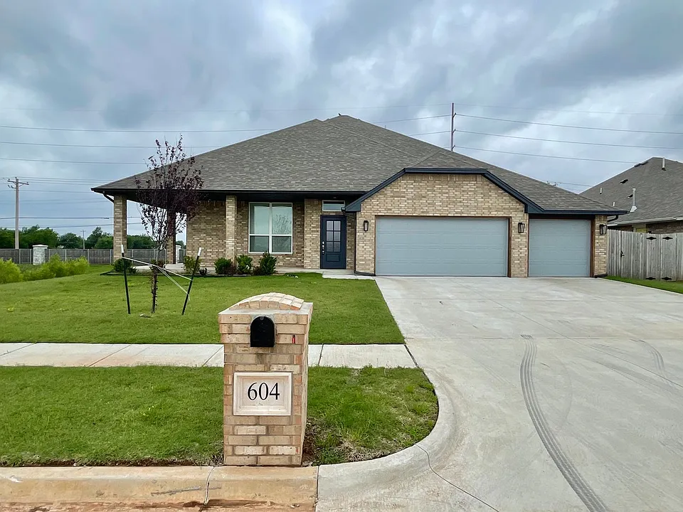 604 Summit Point Ct