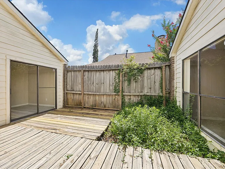 8018 Cobblefield Ln — Photo 5