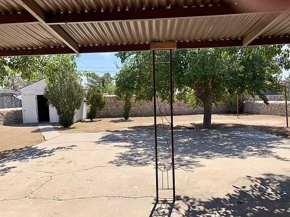 3rd image of 608 De Vargas Dr