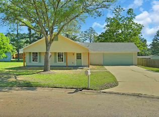 709 McCormack Ct, Ridgeland, MS 39157